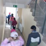 Kaip elgtis ugdymo įstaigose oro pavojaus metu